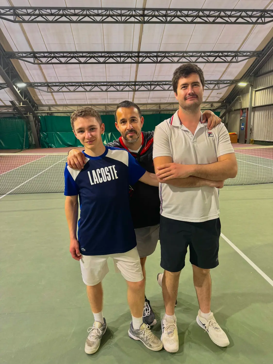 Trois joueurs de l’Équipe 1 après une rencontre du championnat de printemps
